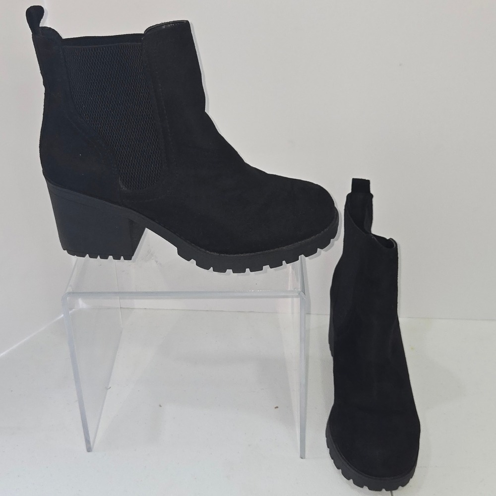 Unr8ed Zinon Black Faux Suede Chunky Heel Lug Sole Chelsea Ankle Boots Size 10M